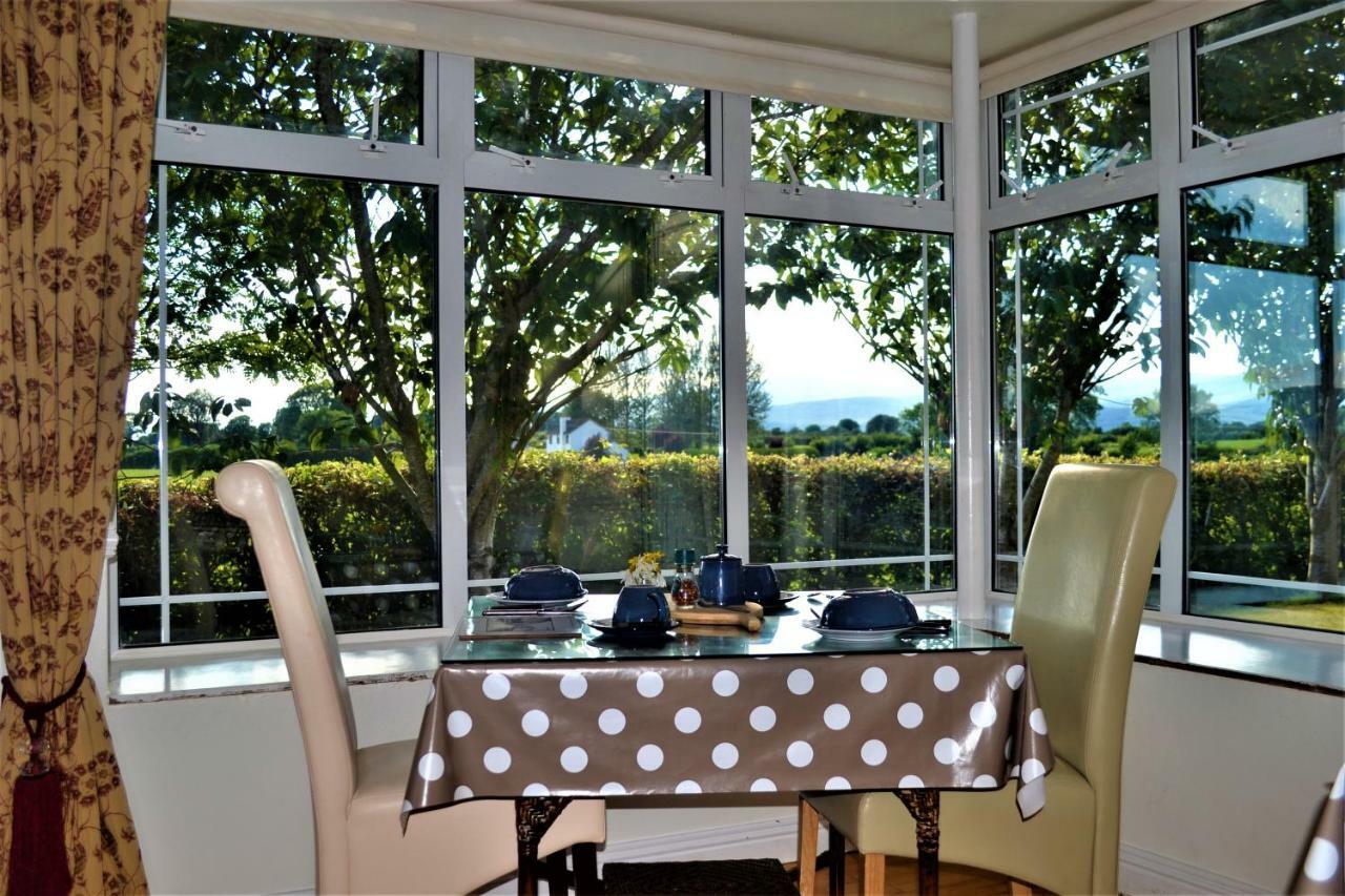 Annaswood B&B Cahir Exterior foto